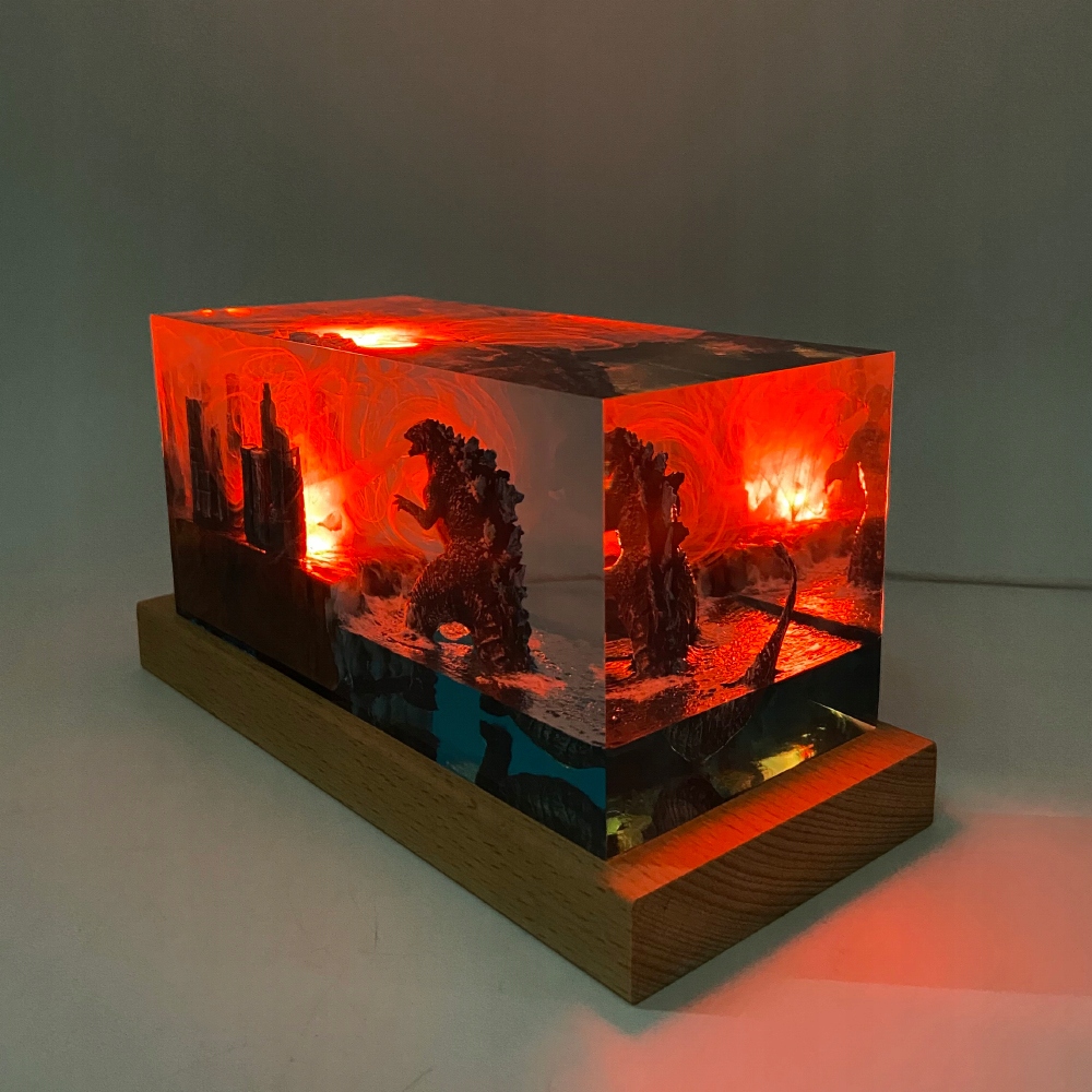 Nowoczesna Lampka na biurko z żywicy motyw Godzilla, resin, LED RGB, pilot - obrazek 3